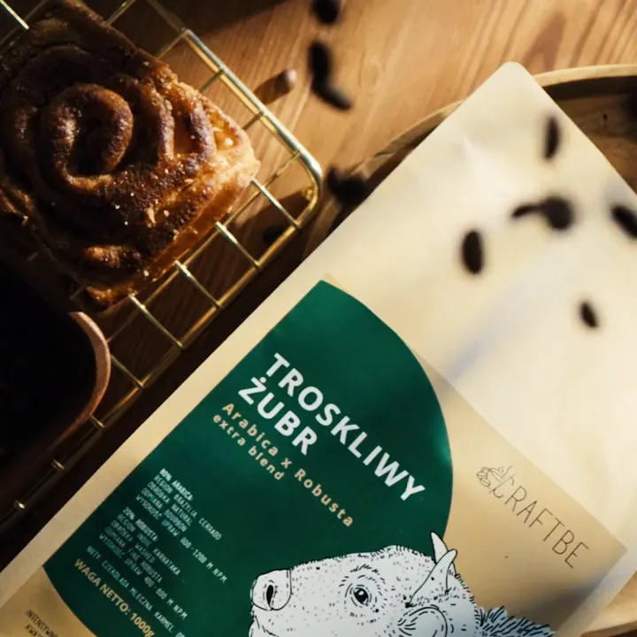 Troskliwy Żubr 1 kg, ziarna sypią się na torbę